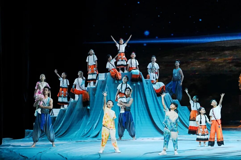 beat365在线唯一官网青年教师谭淇尹斩获文华奖